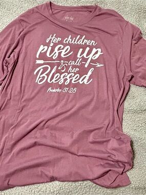 Women’s Mauve Graphic Tee - 'Her Children Rise Up & call Her Blessed
